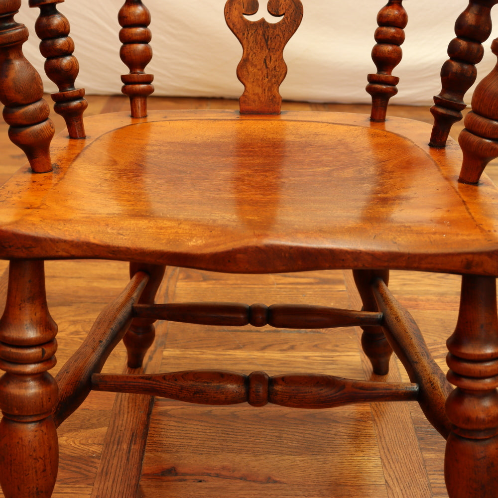 AF2-331: Antique Early - Mid 19th Century Yew Wood & Elm American Sack Back Windsor Armchair