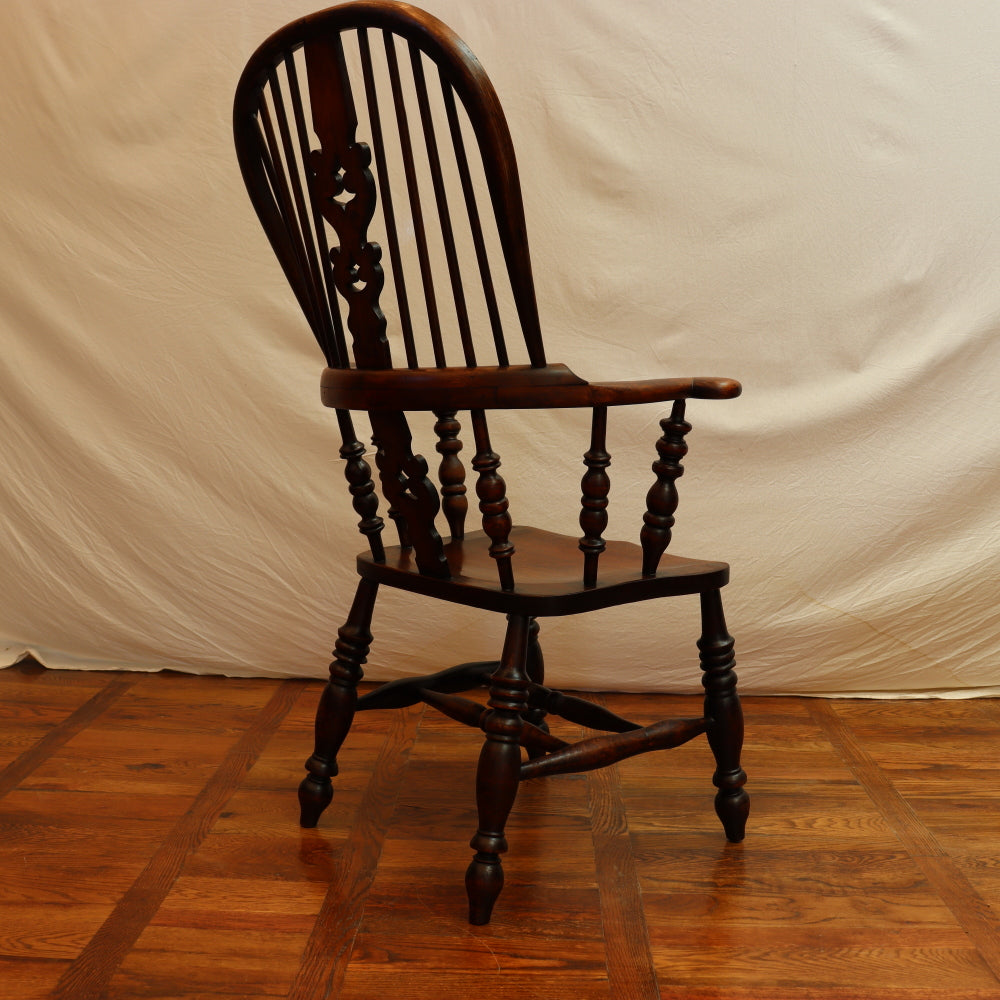 AF2-332: Antique Early - Mid 19th Century Walnut & Elm American Sack Back Windsor Armchair