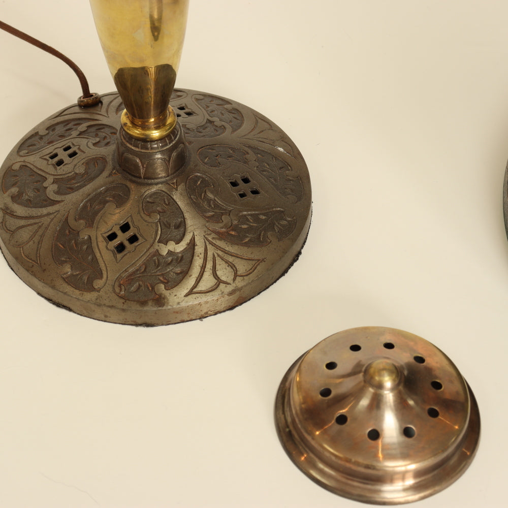 AL2-025: Circa 1920 Pittsburgh Table Lamp With Cased Green Chipped Ice Shade