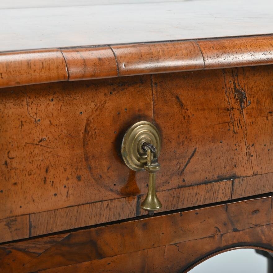 AF1-269: ANTIQUE EARLY 18TH CENTURY WILLIAM AND MARY FIGURED WALNUT SIDE TABLE