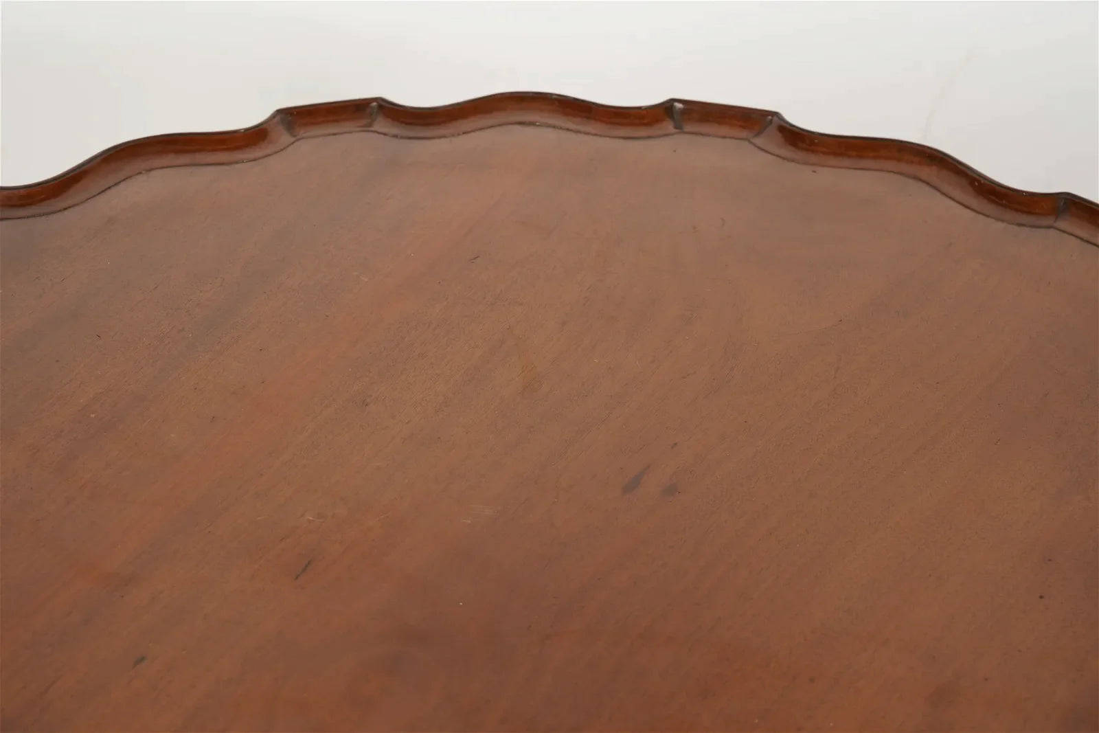 AF1-389: Antique Late 18th C American Mahogany Tilt Top Piecrust Table