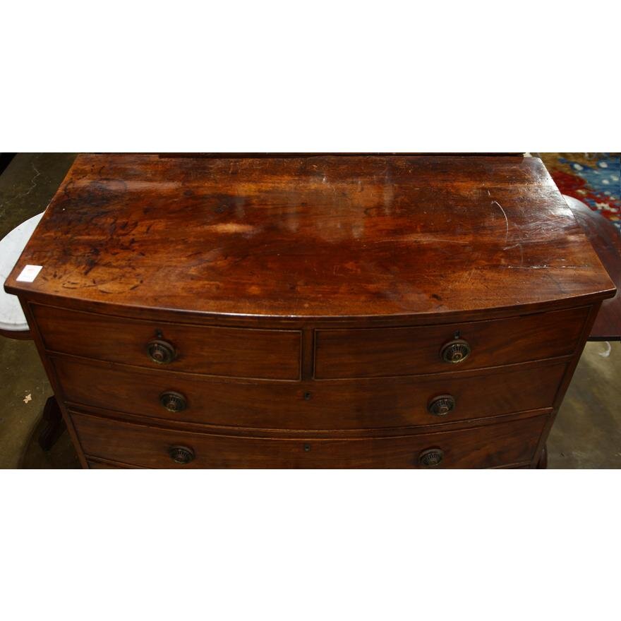 AF4-146: ANTIQUE EARLY 19TH CENTURY AMERICAN FEDERAL BOW FRONT CHEST OF DRAWERS EXECUTED IN MAHOGANY