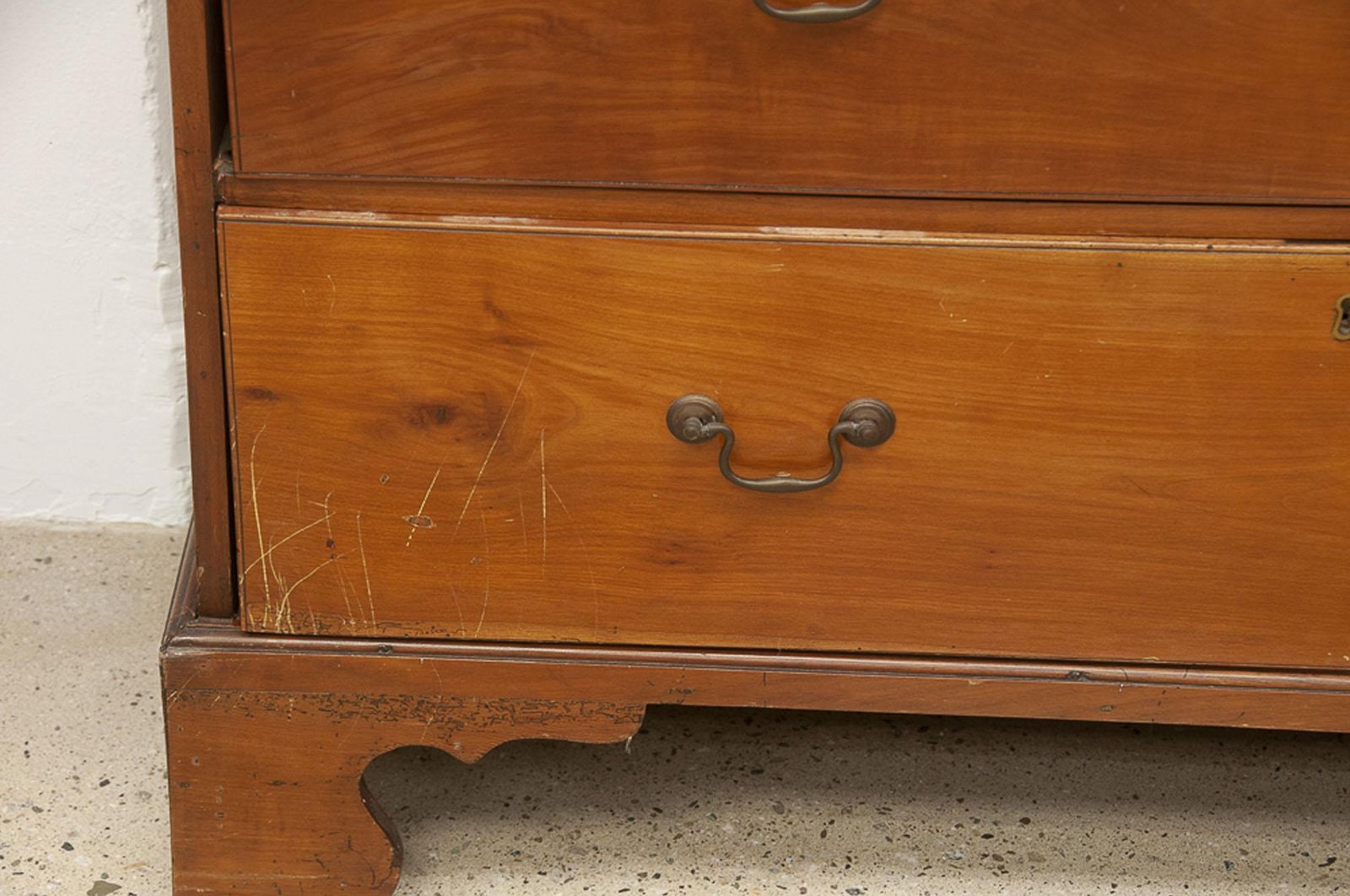AF4-127: ANTIQUE LATE 18TH CENTURY AMERICAN CHIPPENDALE STYLE CHERRY WOOD CHEST ON CHEST
