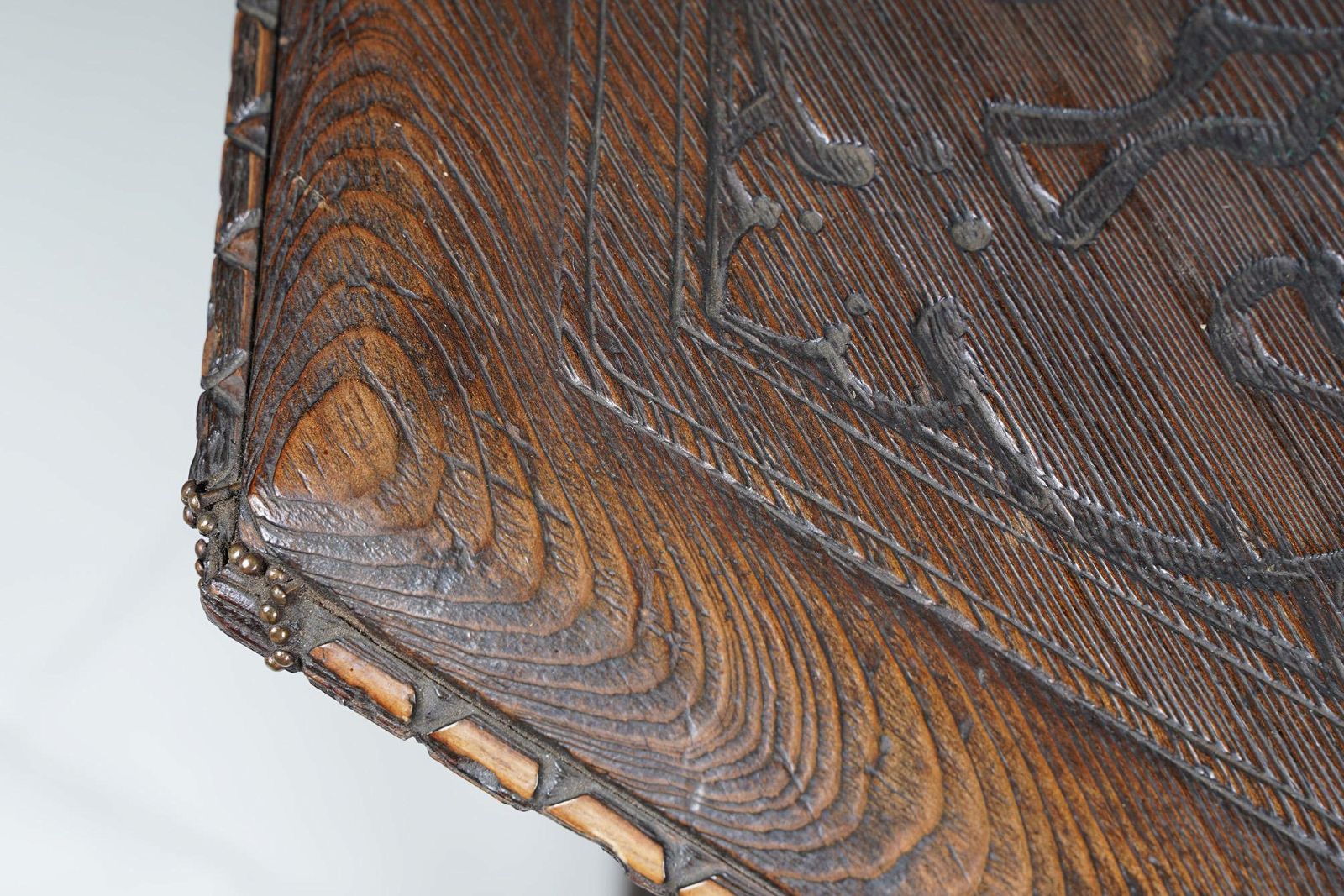 AF1-162: ANTIQUE EARLY 20TH CENTURY HIGHLY CARVED & DECORATED MOORISH STYLE SIDE TABLE