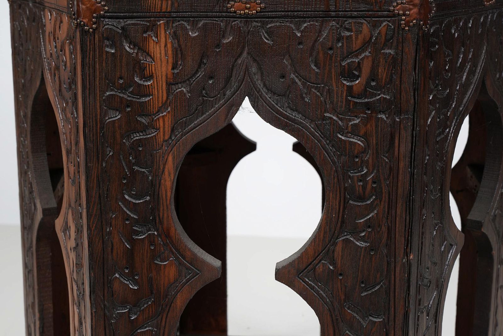 AF1-162: ANTIQUE EARLY 20TH CENTURY HIGHLY CARVED & DECORATED MOORISH STYLE SIDE TABLE