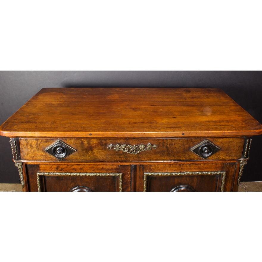 AF3-143: ANTIQUE LATE 19TH CENTURY ENGLISH VICTORIAN WALNUT COMMODE