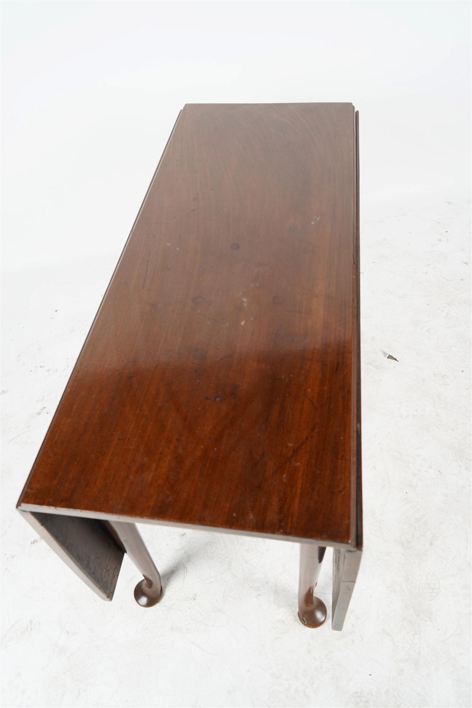 AF1-012: Antique Period English Queen Anne Mahogany Drop Leaf Table Late 18th Century