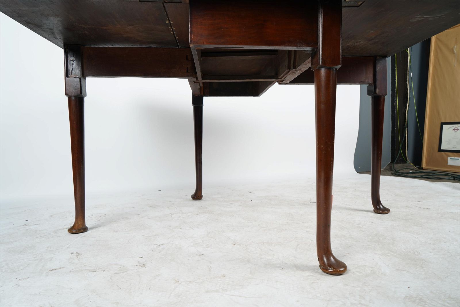 AF1-012: Antique Period English Queen Anne Mahogany Drop Leaf Table Late 18th Century