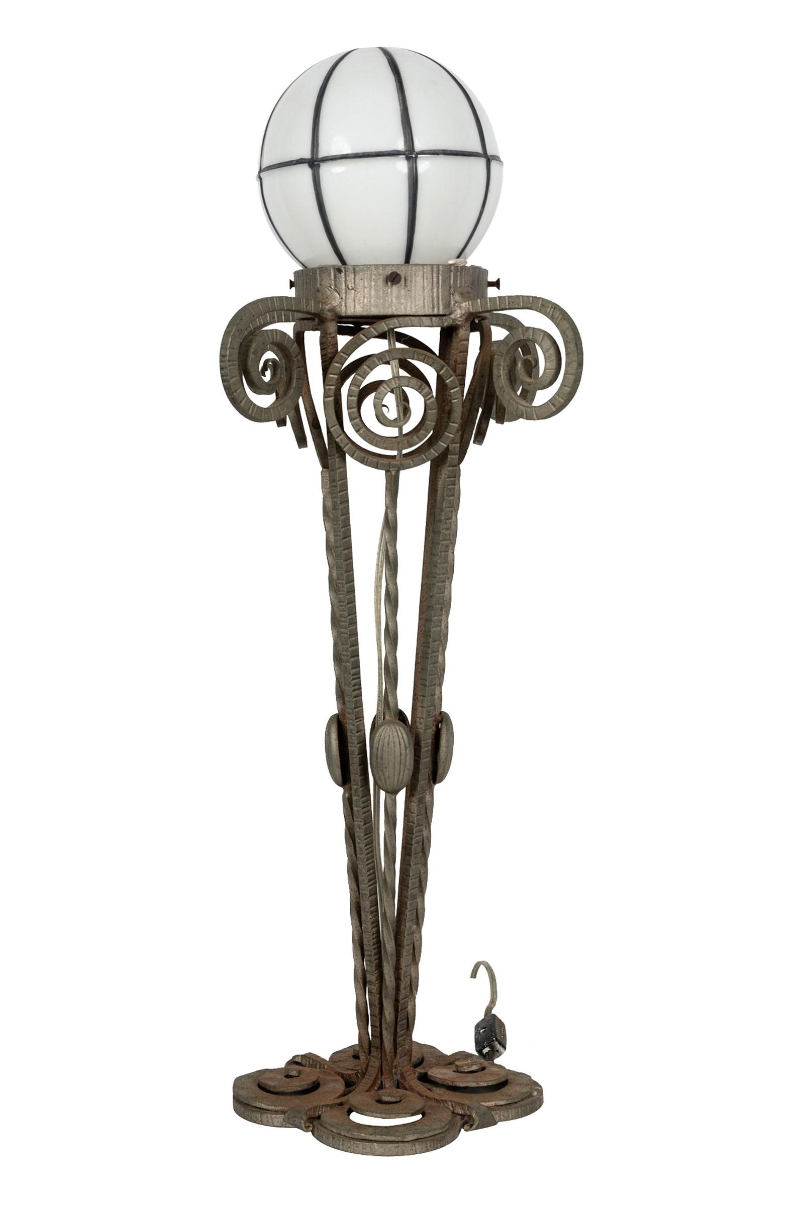 AL2-012: EARLY 20TH CENTURY FRENCH ART DECO HAND FORGED WROUGHT IRON LAMP