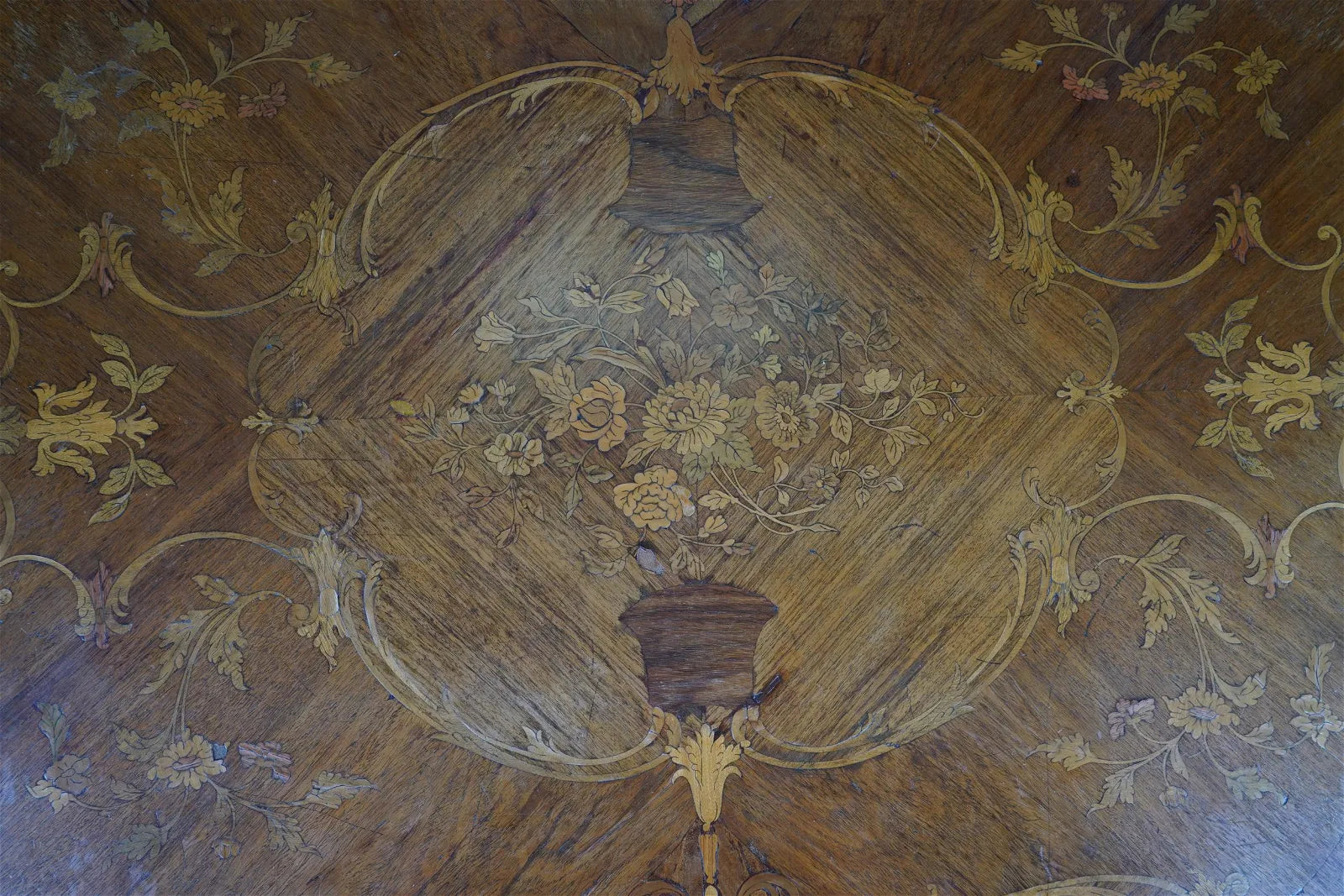 AF5-005: ANTIQUE LATE 19TH CENTURY LOUIS XV GILT ORMULA MARQUETRY KINGWOOD BUREAU PLAT DESK