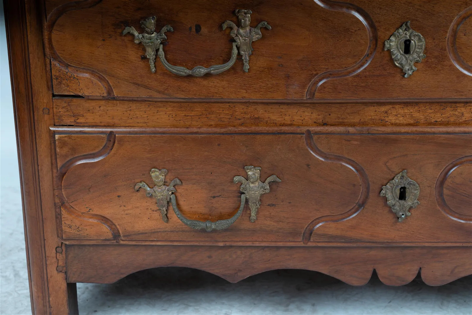 AF4-020: ANTIQUE LATE 18TH CENTURY FRENCH PROVINCIAL WALNUT CHEST OF DRAWERS