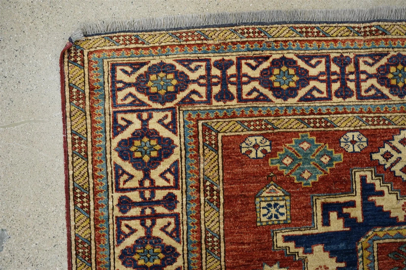 OR8-005: CAUCASIAN CARPET - LATE 20TH CENTURY