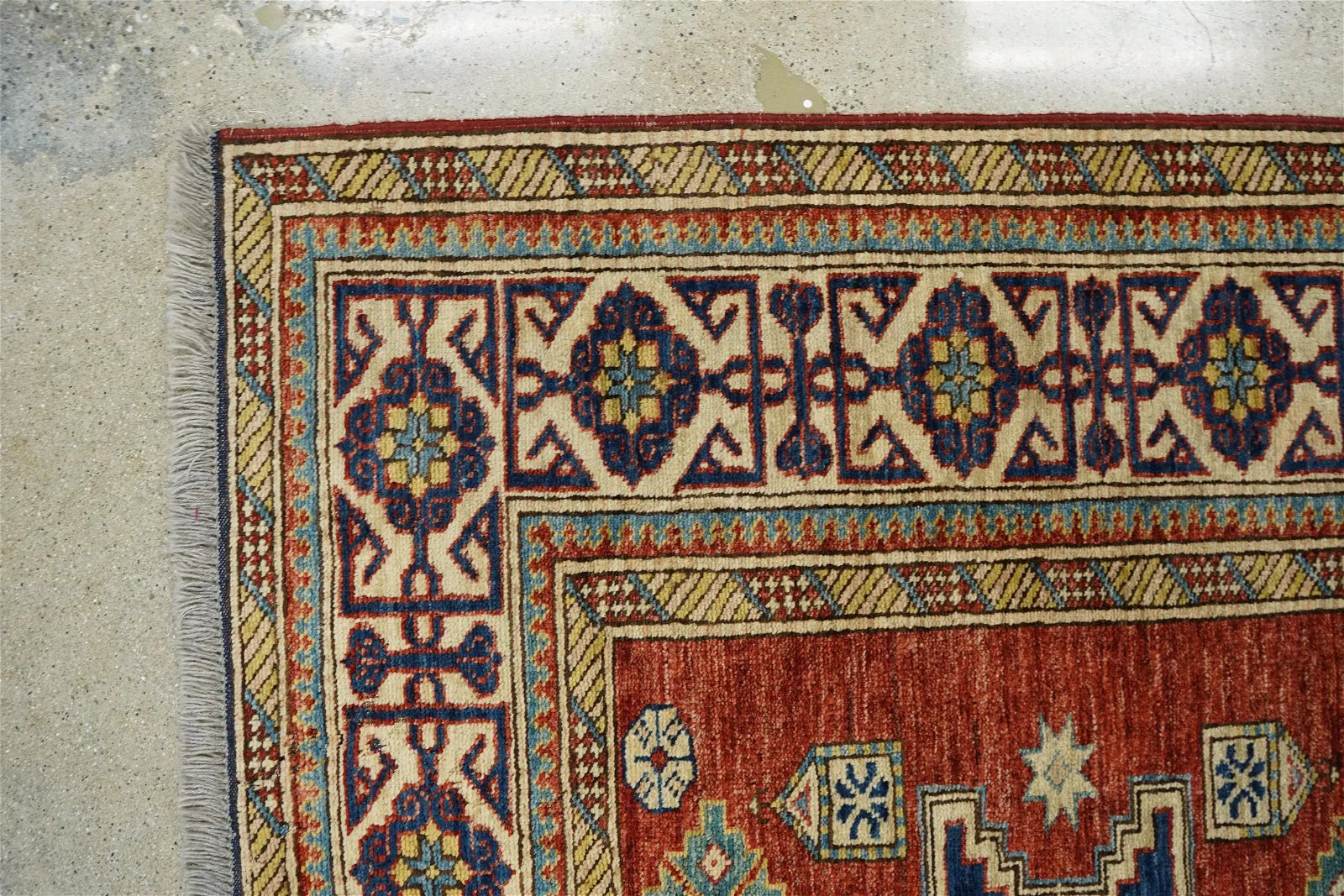 OR8-005: CAUCASIAN CARPET - LATE 20TH CENTURY