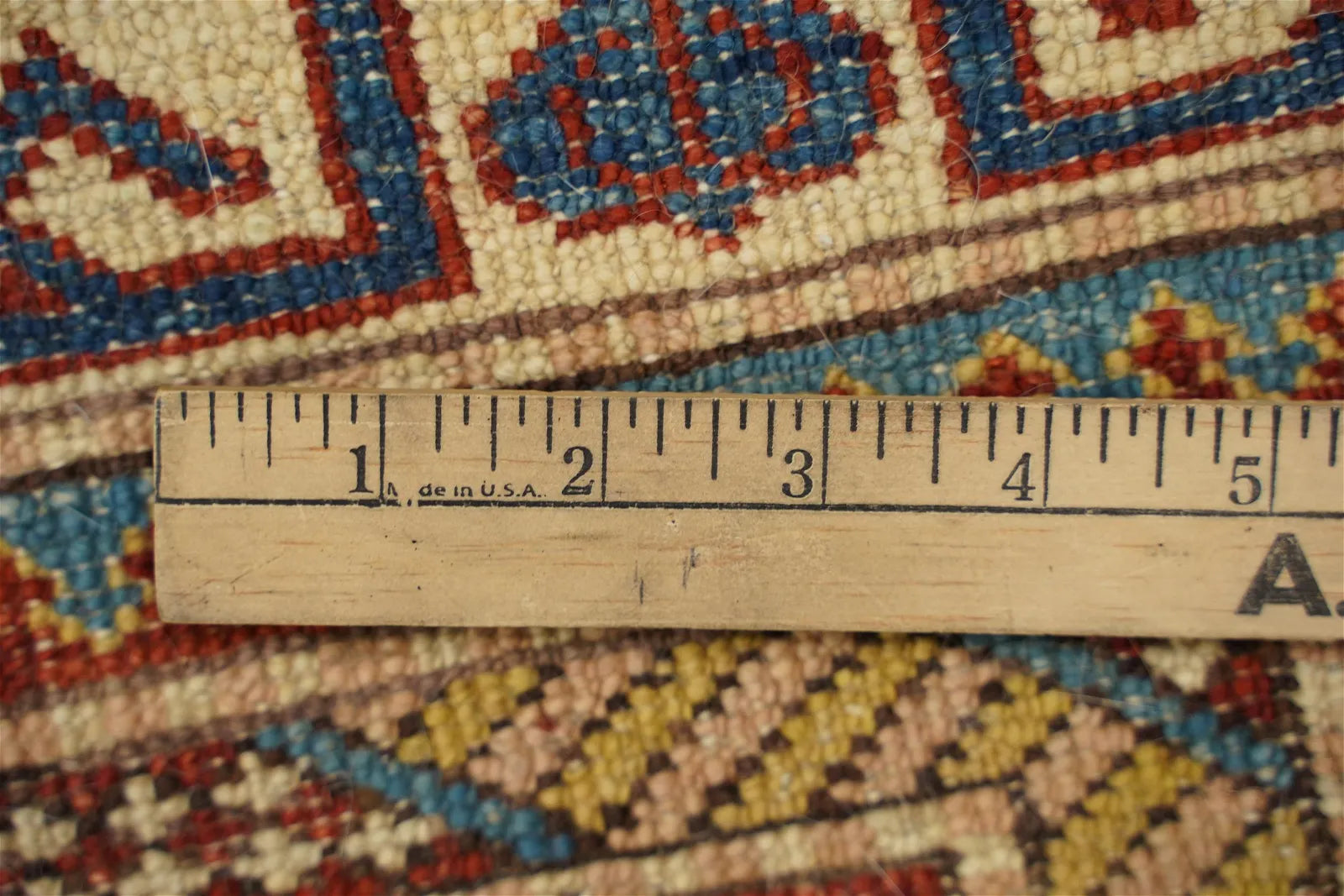 OR8-005: CAUCASIAN CARPET - LATE 20TH CENTURY