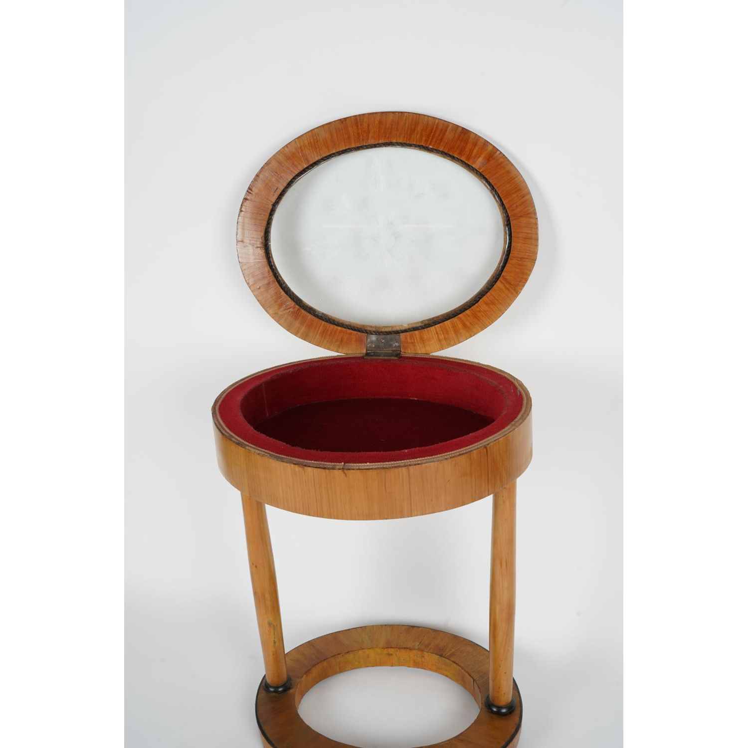 AF1-113: ANTIQUE MID 19TH CENTURY AUSTRIAN BIEDERMEIER OVAL VITRINE SIDE TABLE