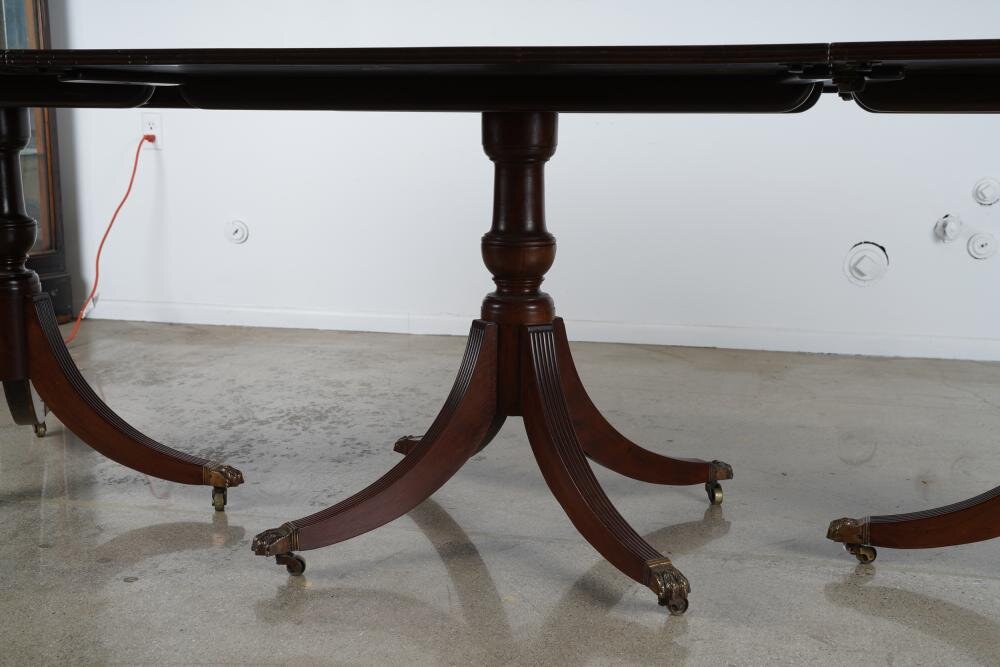 AF1-100: Antique English Regency Three Pedestal Mahogany Dining Table Early 19th Century