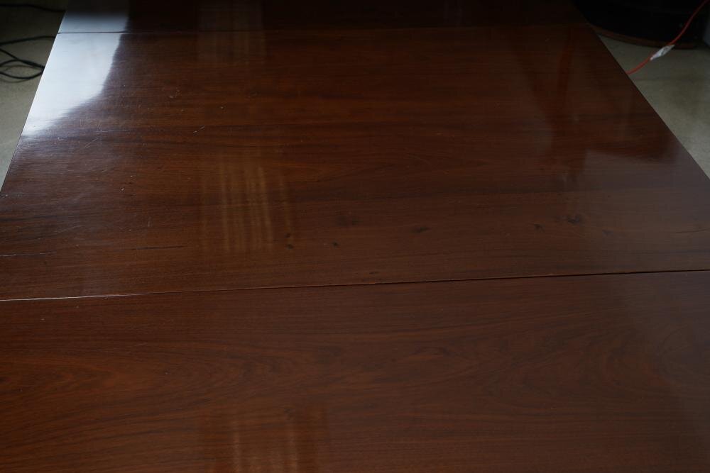 AF1-100: Antique English Regency Three Pedestal Mahogany Dining Table Early 19th Century