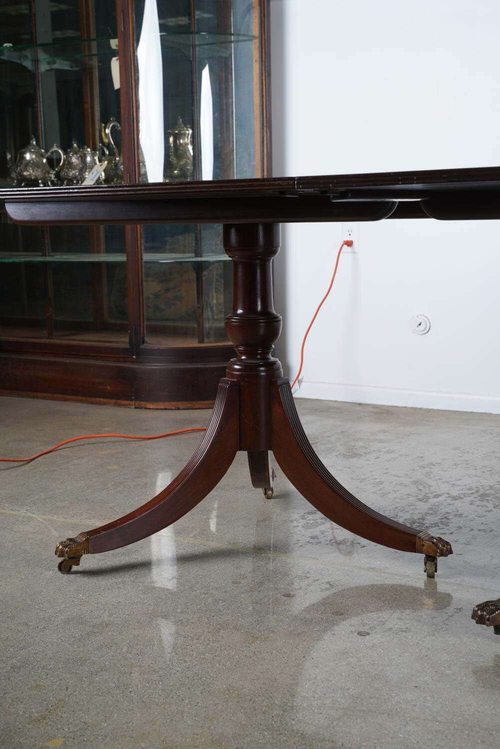 AF1-100: Antique English Regency Three Pedestal Mahogany Dining Table Early 19th Century