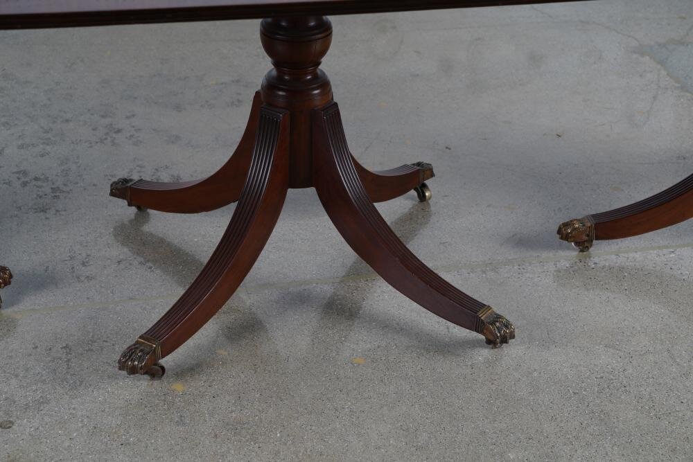 AF1-100: Antique English Regency Three Pedestal Mahogany Dining Table Early 19th Century