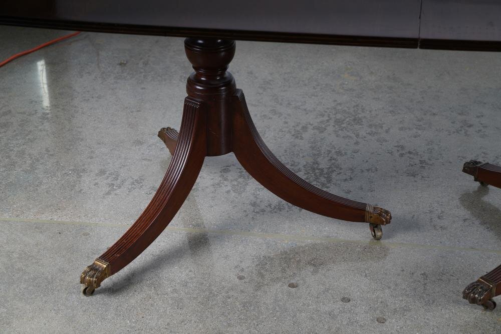 AF1-100: Antique English Regency Three Pedestal Mahogany Dining Table Early 19th Century