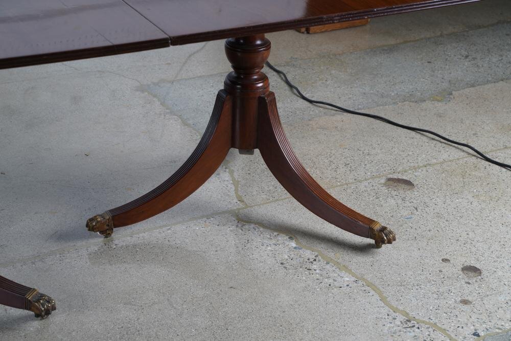 AF1-100: Antique English Regency Three Pedestal Mahogany Dining Table Early 19th Century