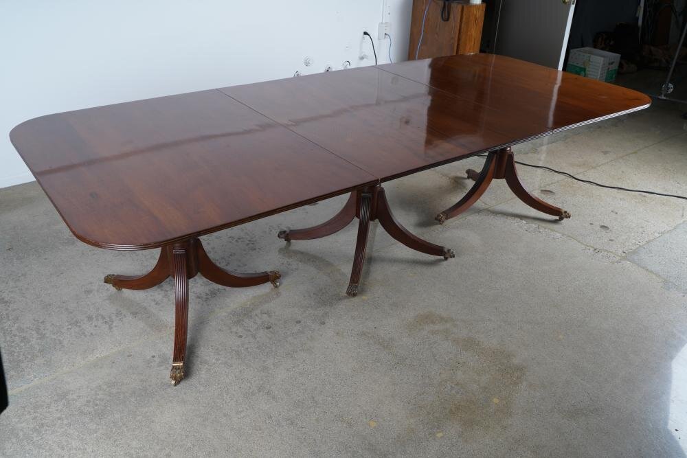 AF1-100: Antique English Regency Three Pedestal Mahogany Dining Table Early 19th Century