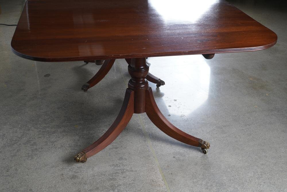 AF1-100: Antique English Regency Three Pedestal Mahogany Dining Table Early 19th Century