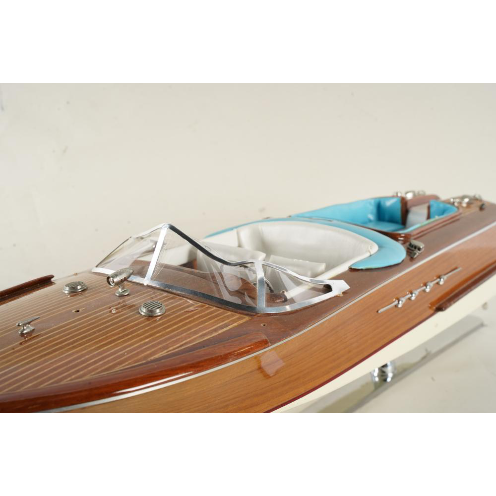 CR2-105: SCALED MODEL OF 1970'S ITALIAN RUNABOUT , RIVA AQUARAMA SPEED BOAT
