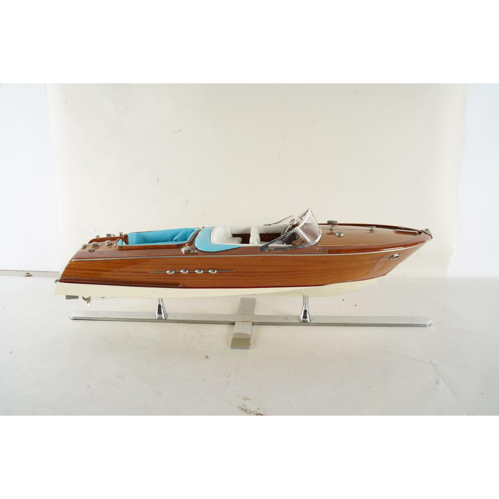 CR2-105: SCALED MODEL OF 1970'S ITALIAN RUNABOUT , RIVA AQUARAMA SPEED BOAT