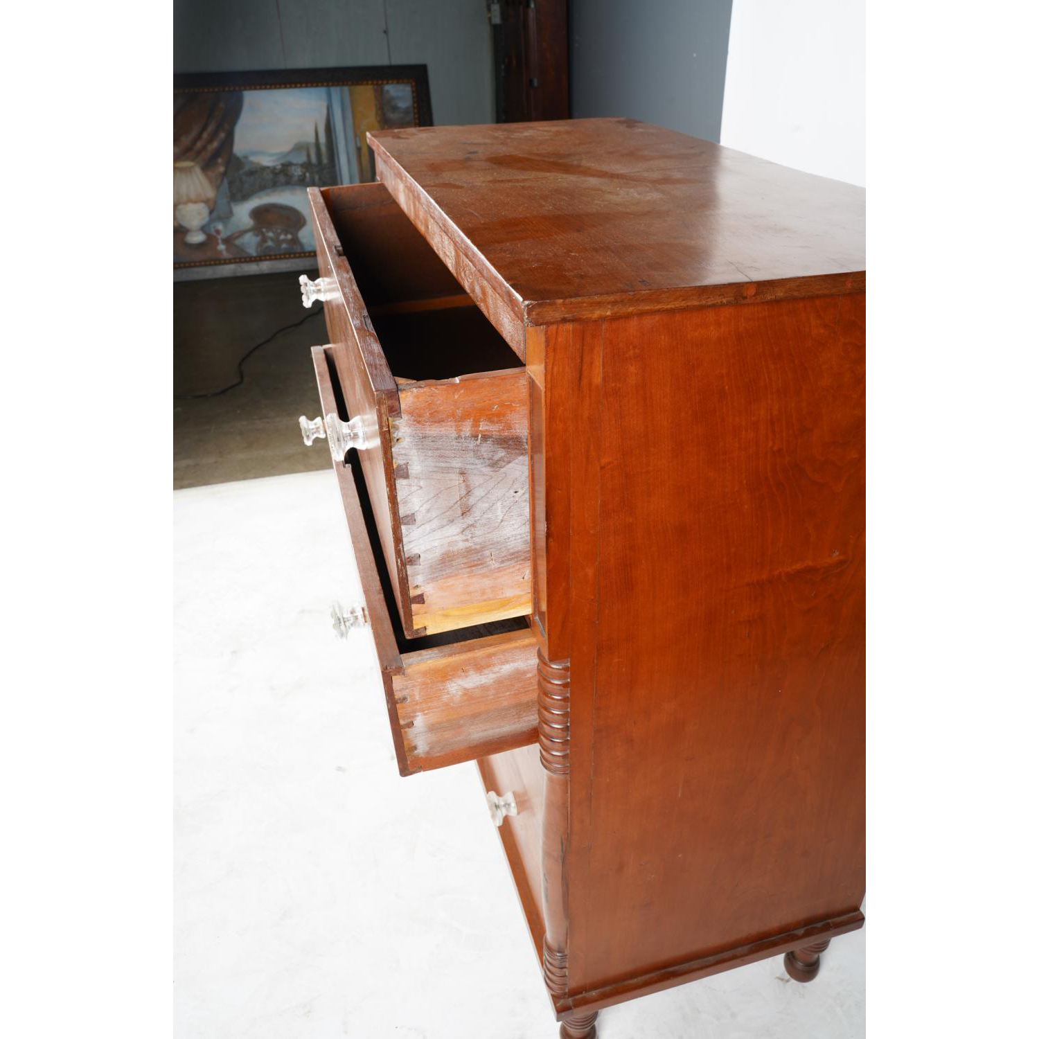 AF4-205: Period Antique Circa 1800 American Sheraton Chest of Drawers