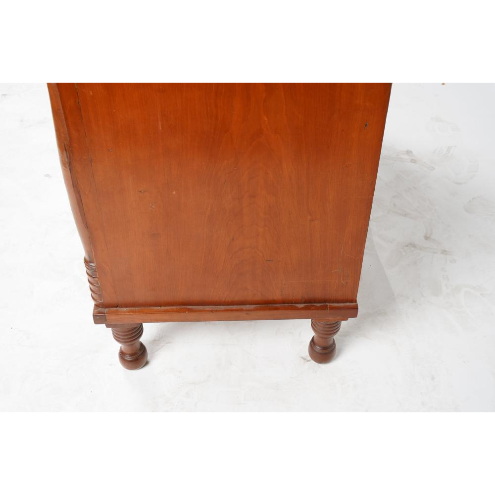 AF4-205: Period Antique Circa 1800 American Sheraton Chest of Drawers