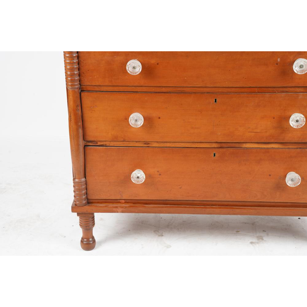 AF4-205: Period Antique Circa 1800 American Sheraton Chest of Drawers
