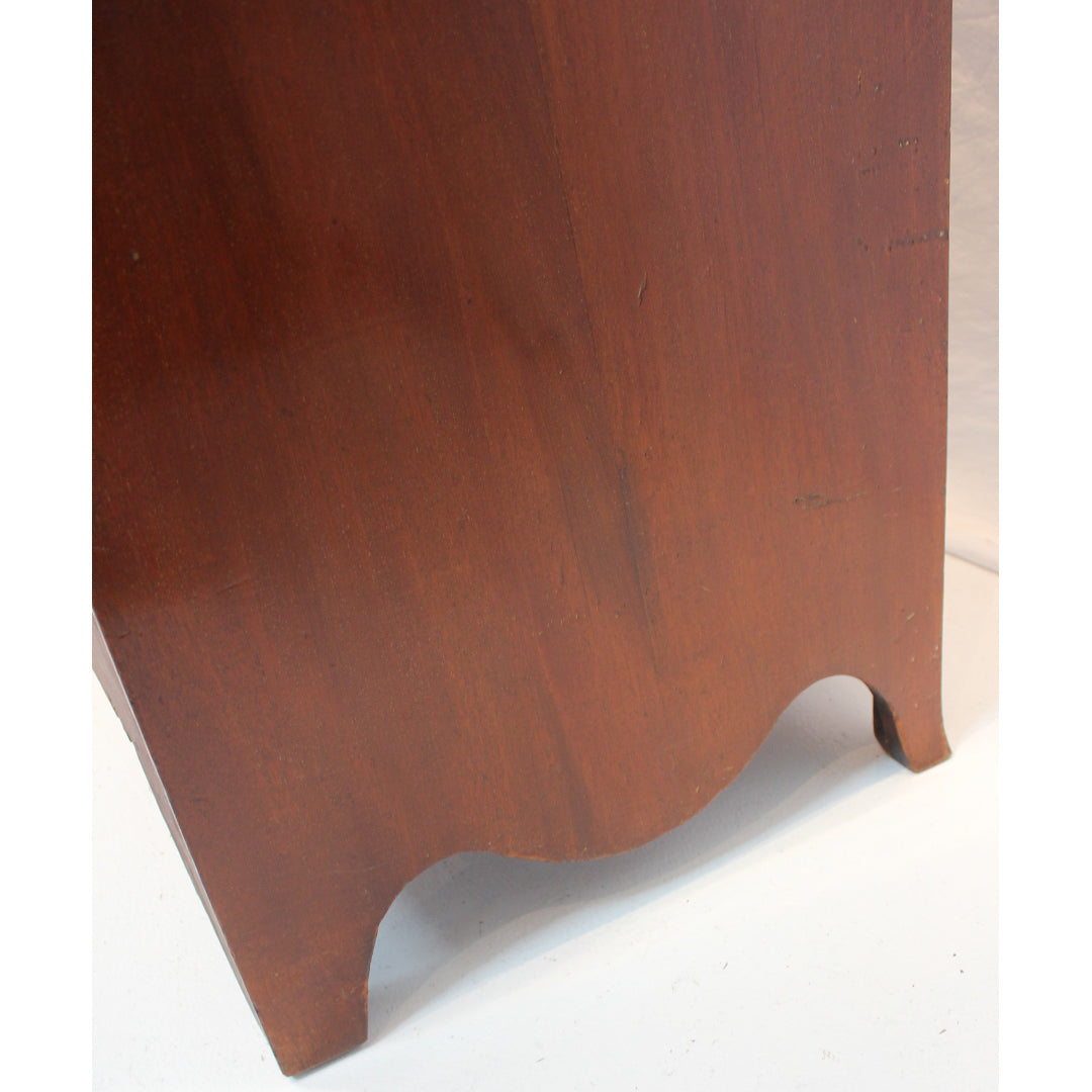 AF4-147: Antique Early 19th Century American Federal Hepplewhite Style Mahogany Bow-Front Chest of Drawers