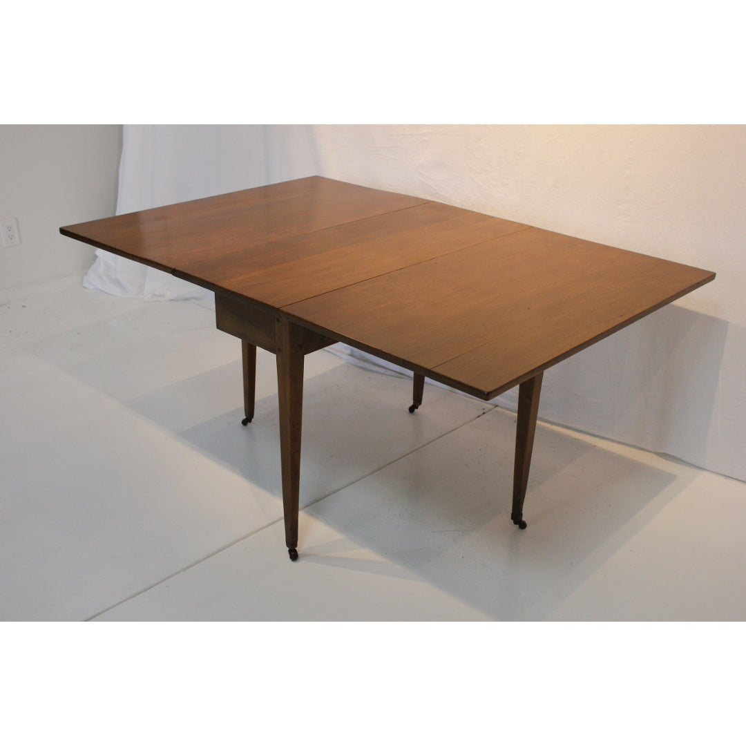 AF1-245: Antique Early 19th Century American Federal Mahogany Drop-Leaf Table on Casters