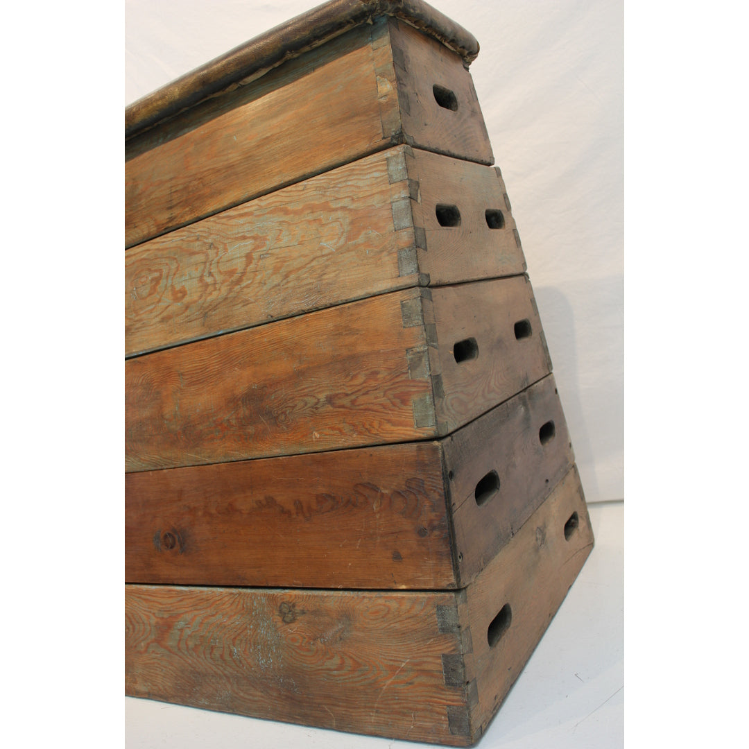 CR6-326 - Late 19th Century Leather Top Vaulting Bench