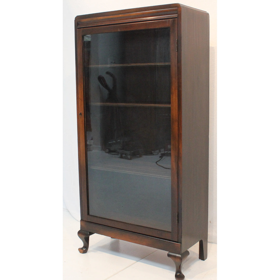 AF3-330: Antique Early 20th Century American Single Door Bookcase w/ Queen Anne Legs