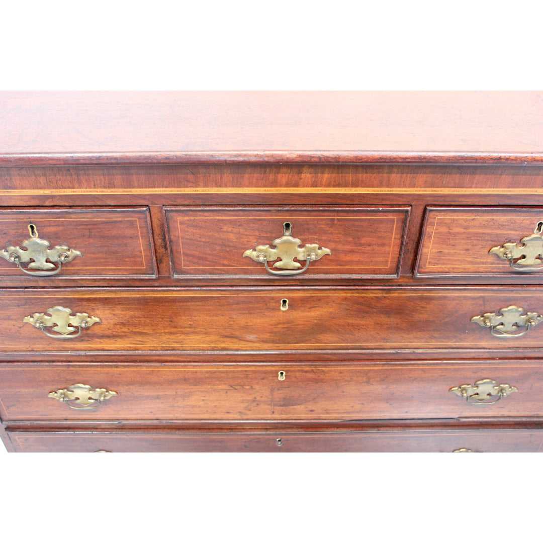 AF4-339: Antique Early 19th Century American Federal Mahogany Chest of Drawers With Line Inlay