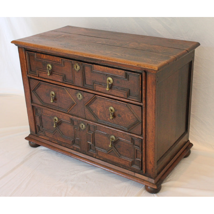 AF4-346: Antique Early 19th Century English Oak Jacobean Style Chest of Drawers
