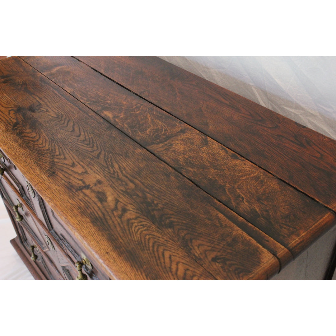 AF4-346: Antique Early 19th Century English Oak Jacobean Style Chest of Drawers