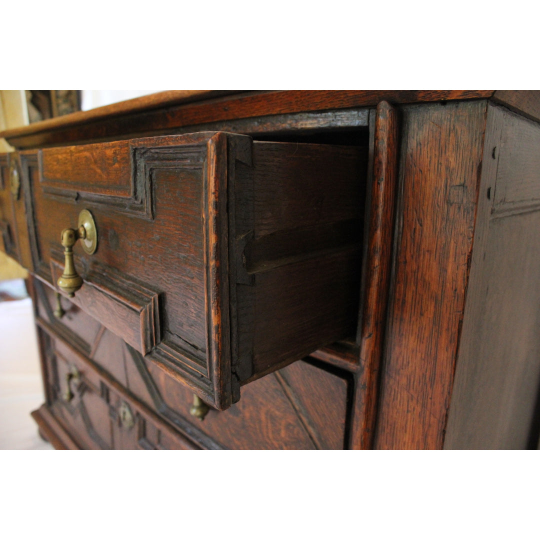 AF4-346: Antique Early 19th Century English Oak Jacobean Style Chest of Drawers