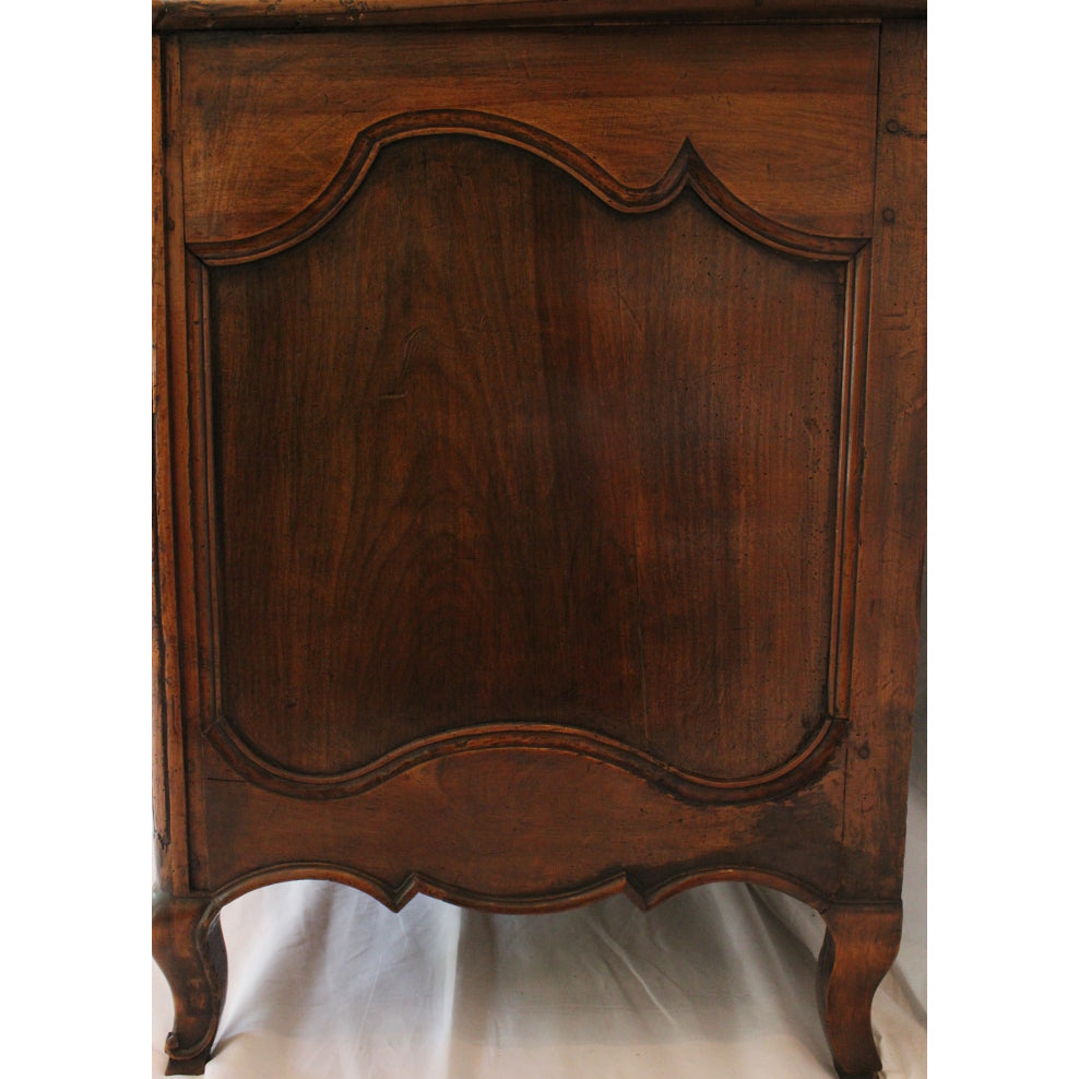 AF4-358: Antique 18th Century Louis XV Provincial Walnut Chest of Drawers