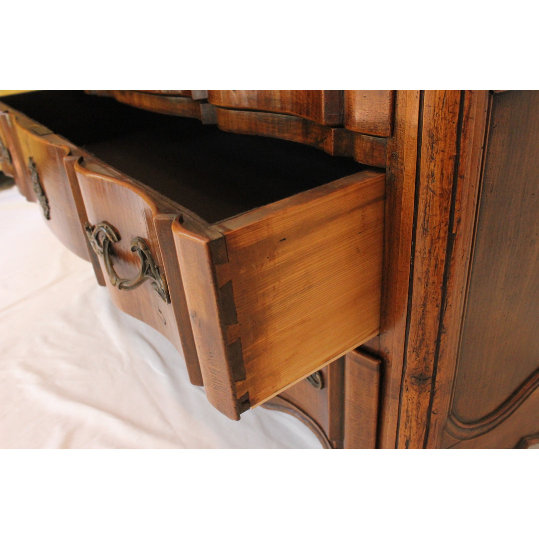 AF4-358: Antique 18th Century Louis XV Provincial Walnut Chest of Drawers