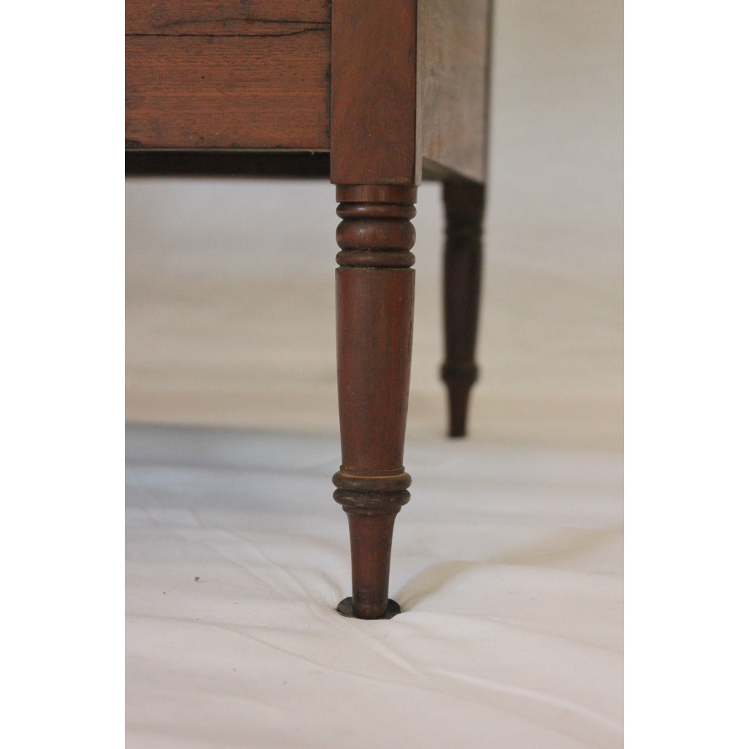AF1-382 - Antique Circa 1800 American Federal Rosewood Side Table w/ Scalloped Detailing