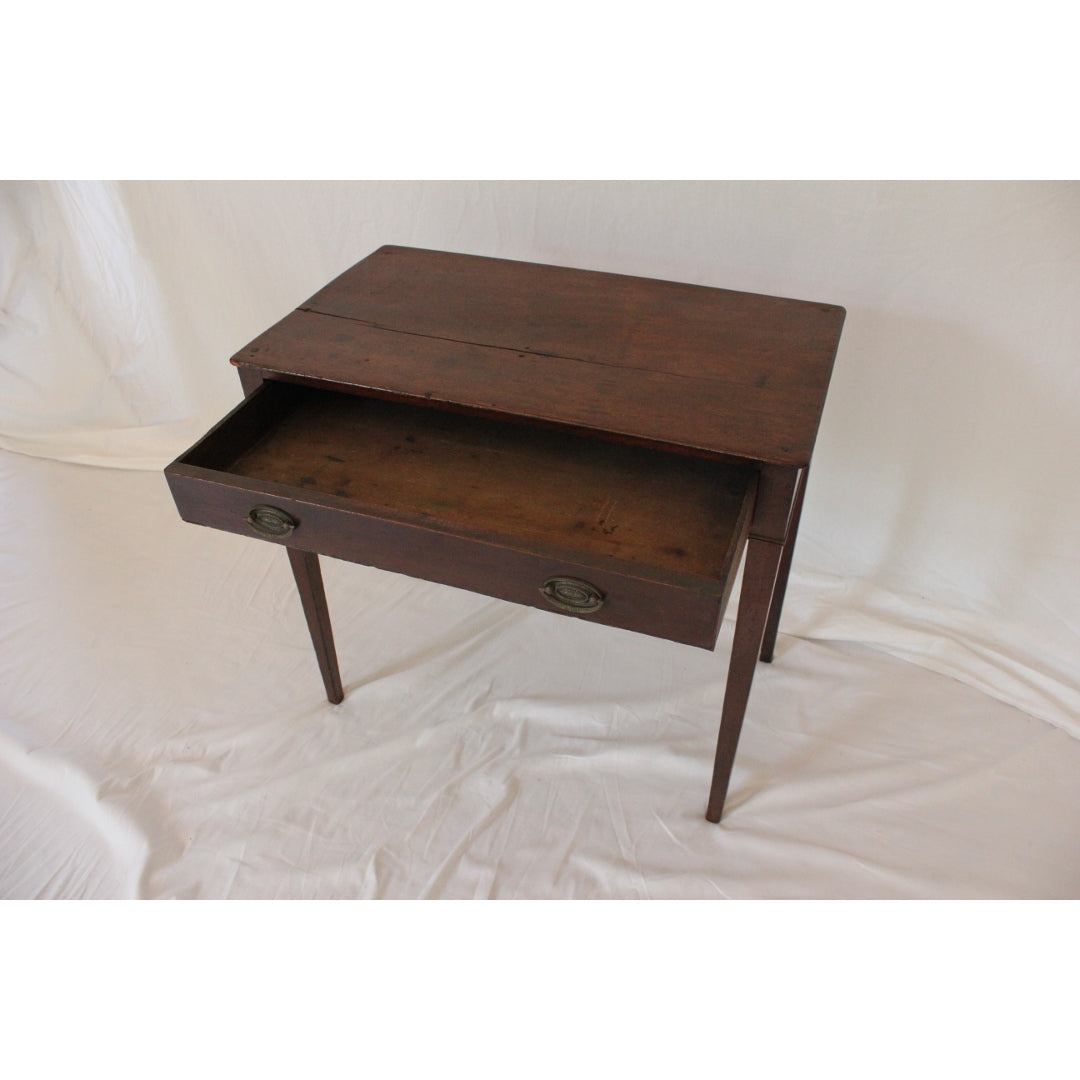 AF1-392: Antique Late 18th C American Federal Mahogany Side Table w/ Center Drawer